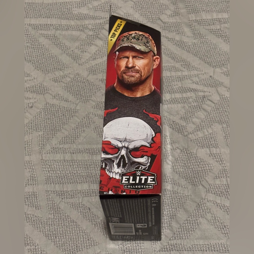 Stone Cold Steve Austin WWE 2025 Raw on Netflix Action Figure New in Box - Picture 3 of 5
